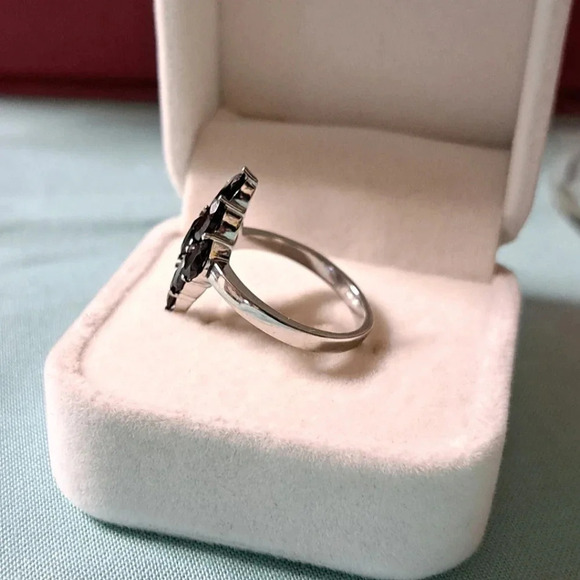 Natural Black Spinel Cluster Ring In Stainless Steel. Size 8 (2.85 ctw) - Picture 7 of 9